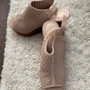 Tan Wedges